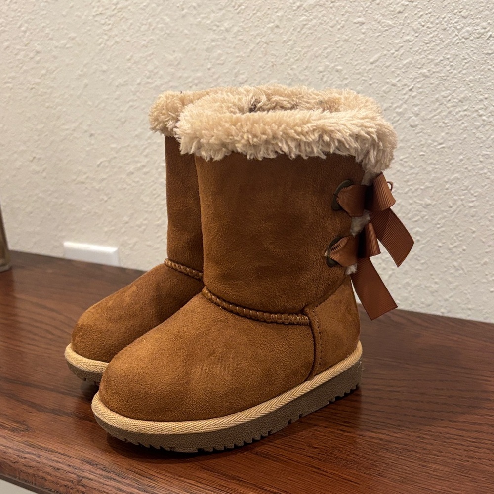 Brown Faux Fur Lined Boots with Bows